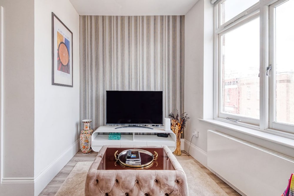 The Village Vixen- Hampstead Village - by Out of Office Lifestyle
