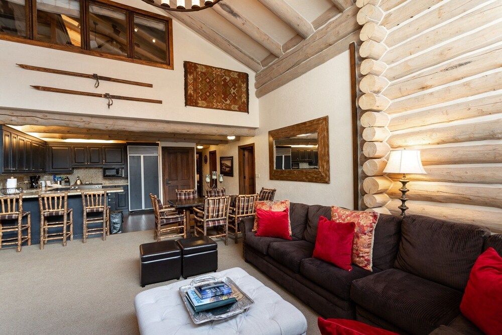 Pine Inn at Trail's End Lodge - Two Bedroom Residence with Spa #8 2 Condo