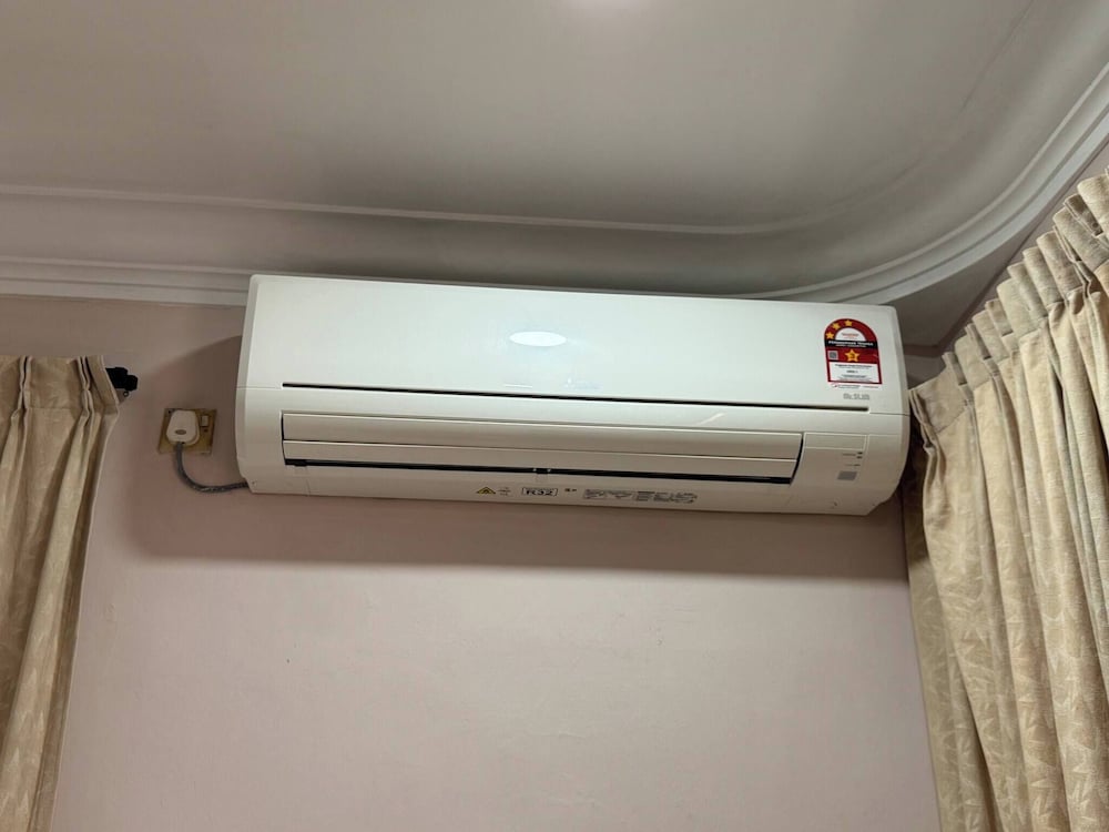 Cozy Johor Bahru Home With Family Room and Unblock Balcony View