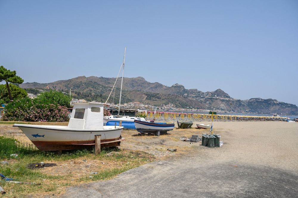 Cozy Studio 50 Meters From The Sea! view 5