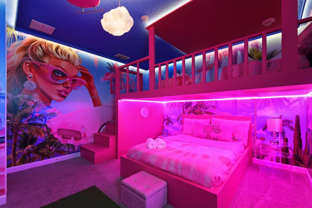 Epic Family Getaway: Themed Villa Near Disney !