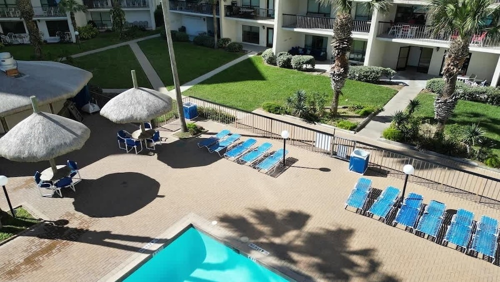 Saida Beachfront Luxe Condo Two Heated Pools 2 Bedroom Condo