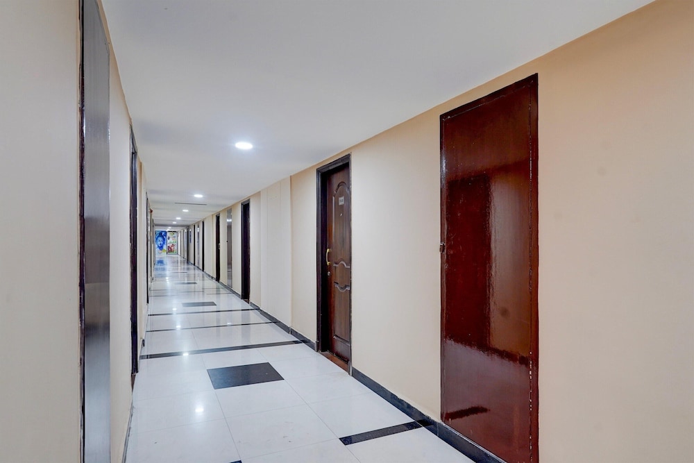 Super Townhouse Koyambedu Royal Plaza