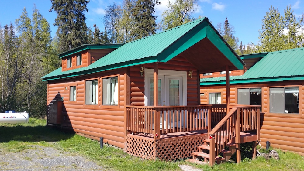 Gwin's Lodge & Roadhouse Est. 1952
