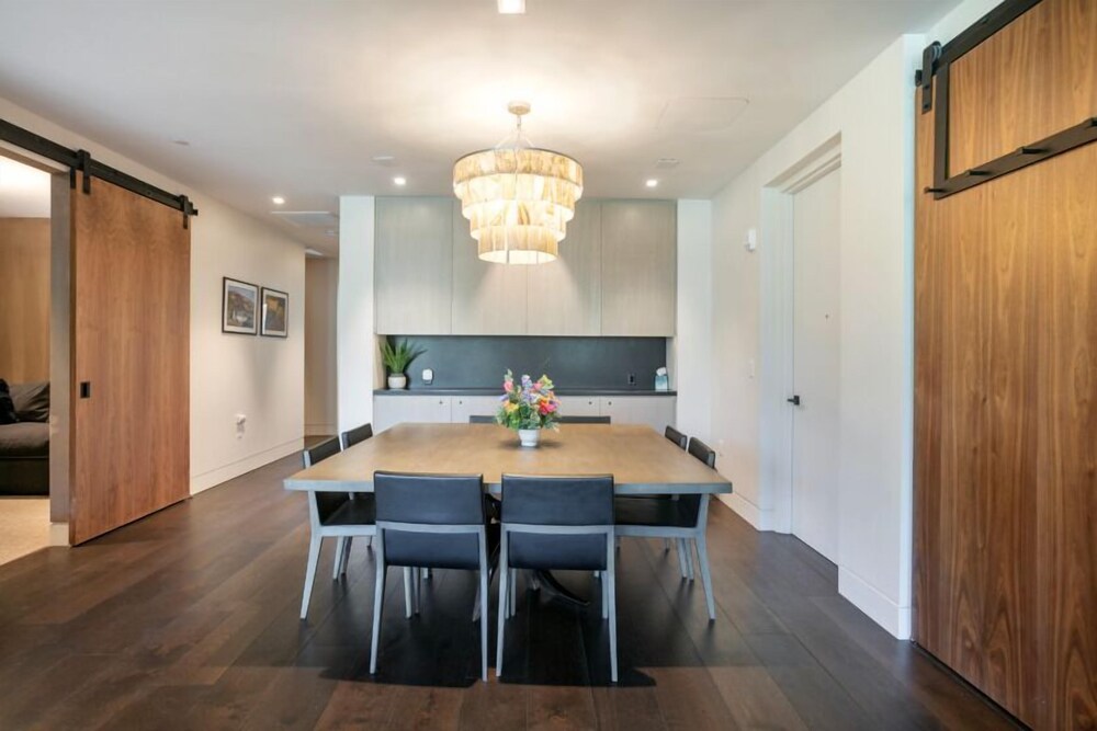 203 - Three Bedroom Deluxe One Empire Pass 3 Condo