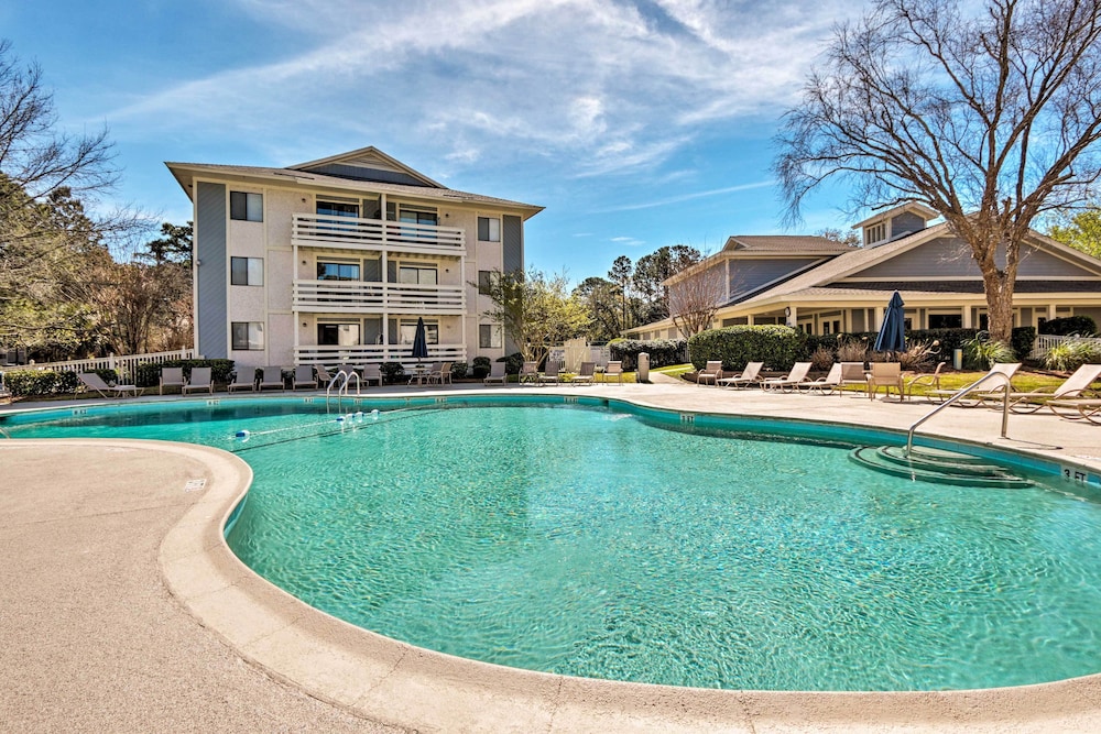 Access to Folly Field Beach & Pools: Coastal Condo