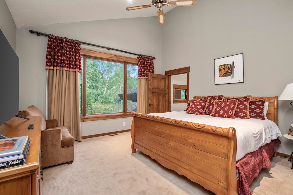 2430 Deer Valley Getaway! Peaceful Home Minutes From Deer Valley With Private Hot Tub! 4 Bedroom Home by RedAwning view 3