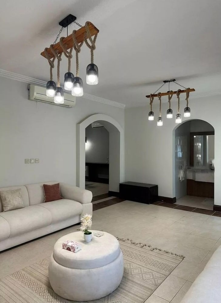 Golden Square Resort
