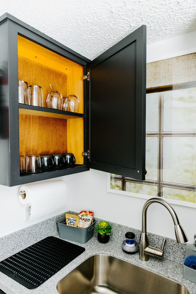 The Vinyl at Music Row - 1 Bedroom Garden Suite