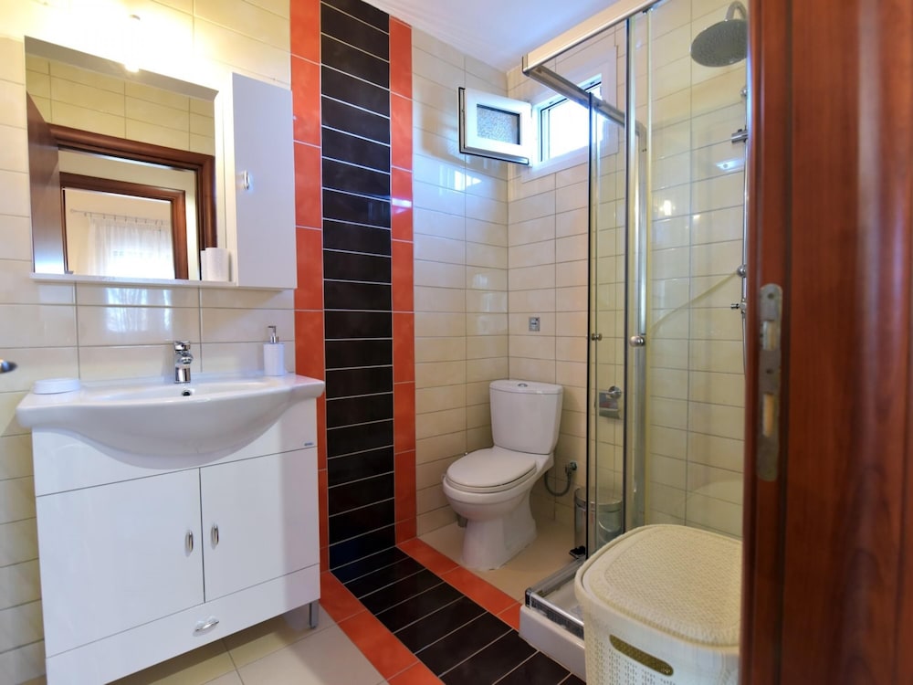 Mamas Twin Houses Left by Travel Pro Services