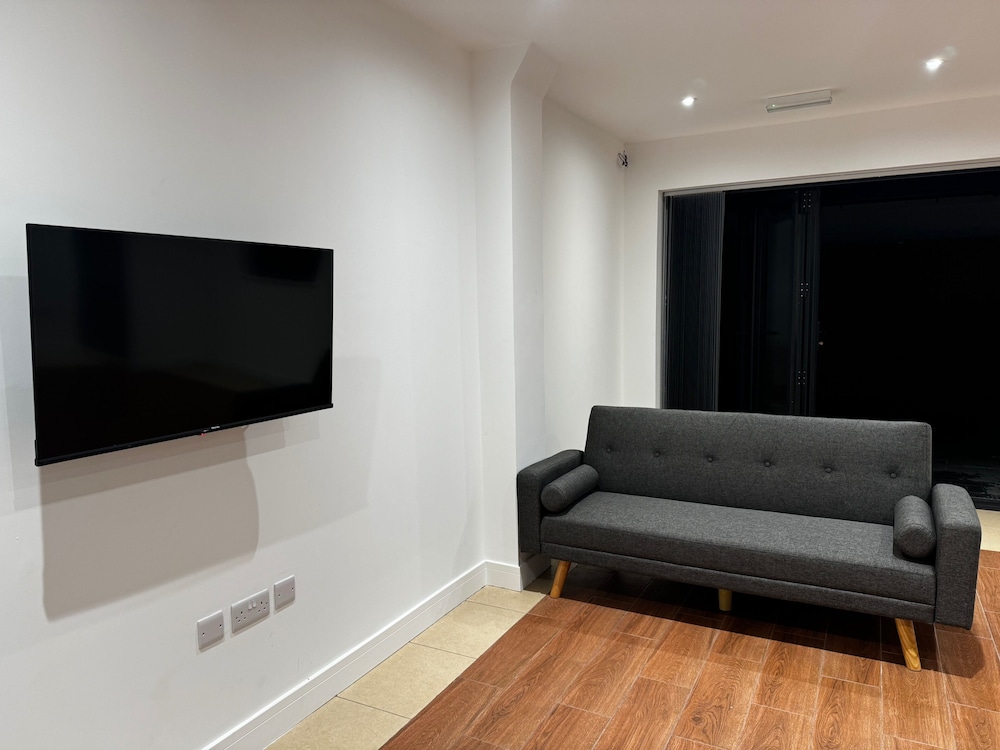 Cosy Flat With Garden London