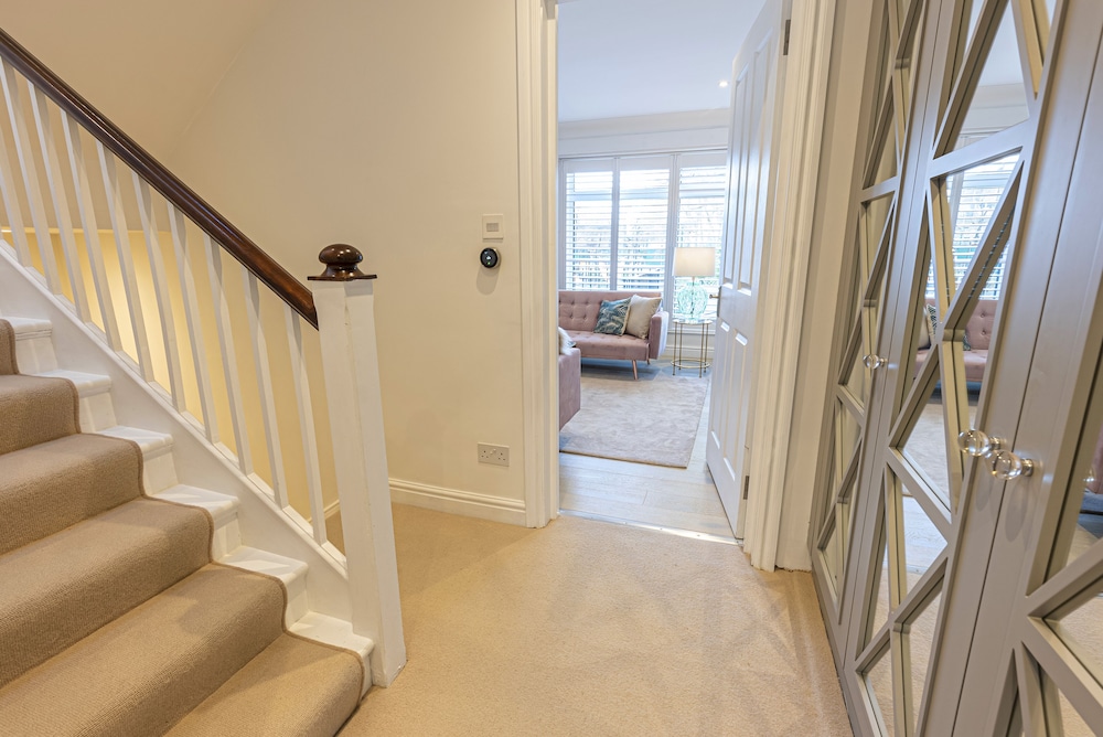 JOIVY Exclusive 3Br Home W/ Terrace In Chelsea