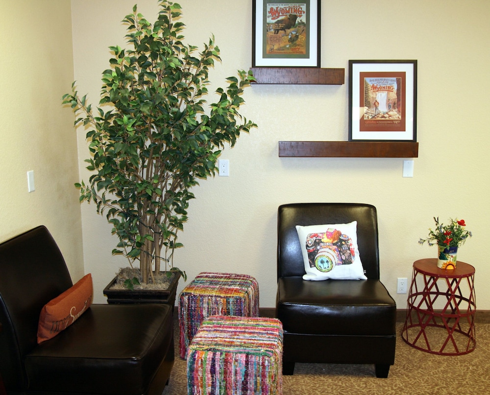 Buffalo Vacations - Buffalo Inn - Property Image 2