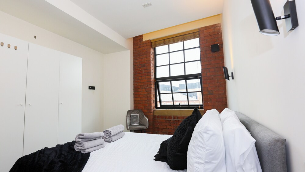 The Nichols Building Spacious 3-bedroom Apartment