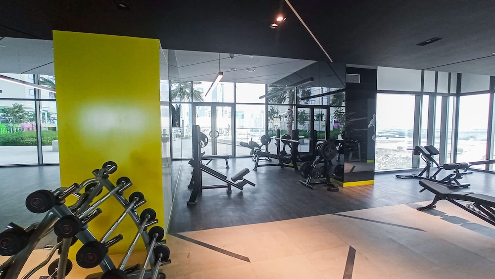 Modern Luxe 2BR in Business Bay