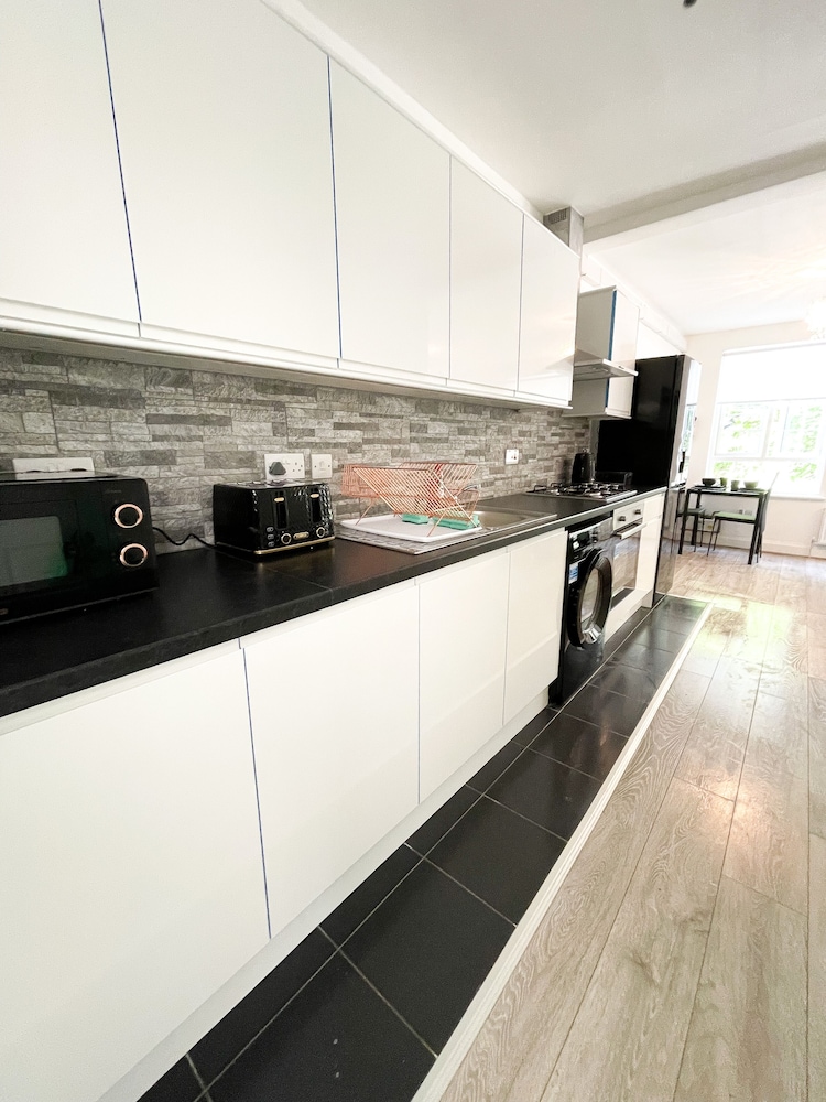 Immaculate 1-bed Apartment in Orpington view 5