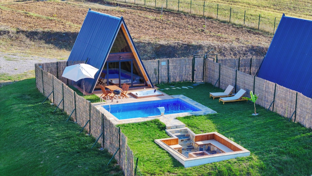 DOĞA AKMEŞE BUNGALOV