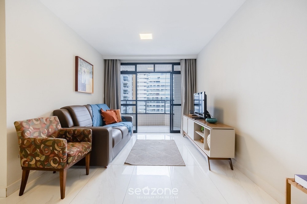 3 Bedroom Apartment 190m From the Beach Epp0602