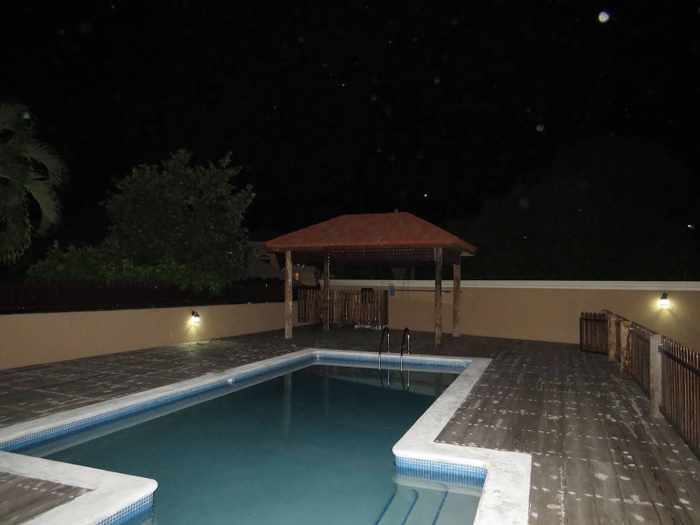 Kingston Paradise Place Rooms