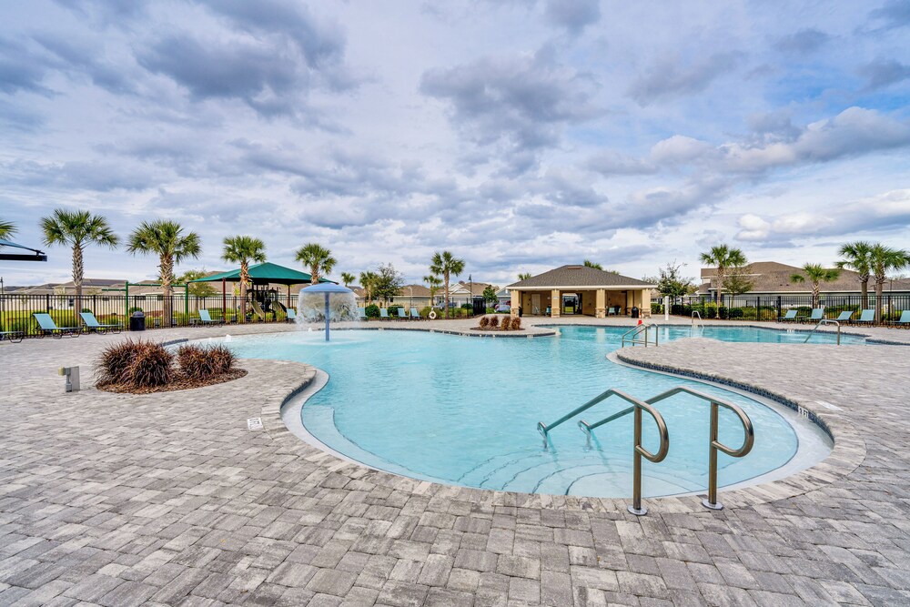 Davenport Home w/ Pool Access & Patio!
