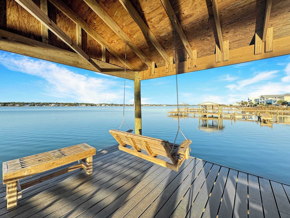 The Perfect Spot Condo for 8!