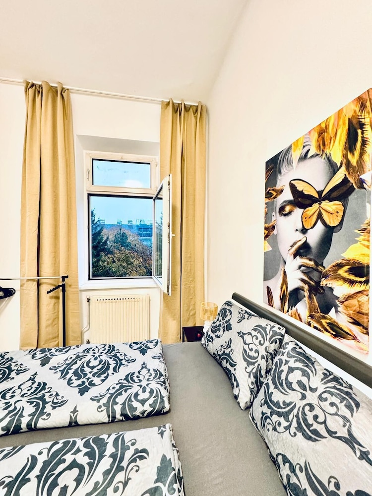 Affordable Cozy 3BR Apt Near FAC Platz