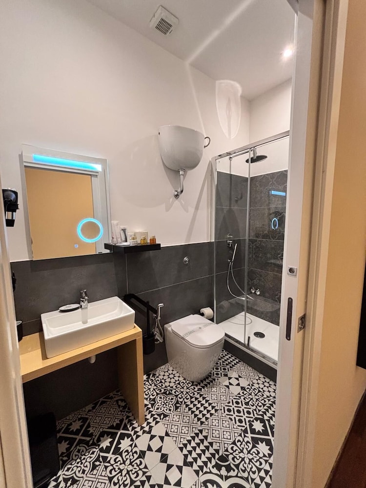 Le vie di San Pietro guest house