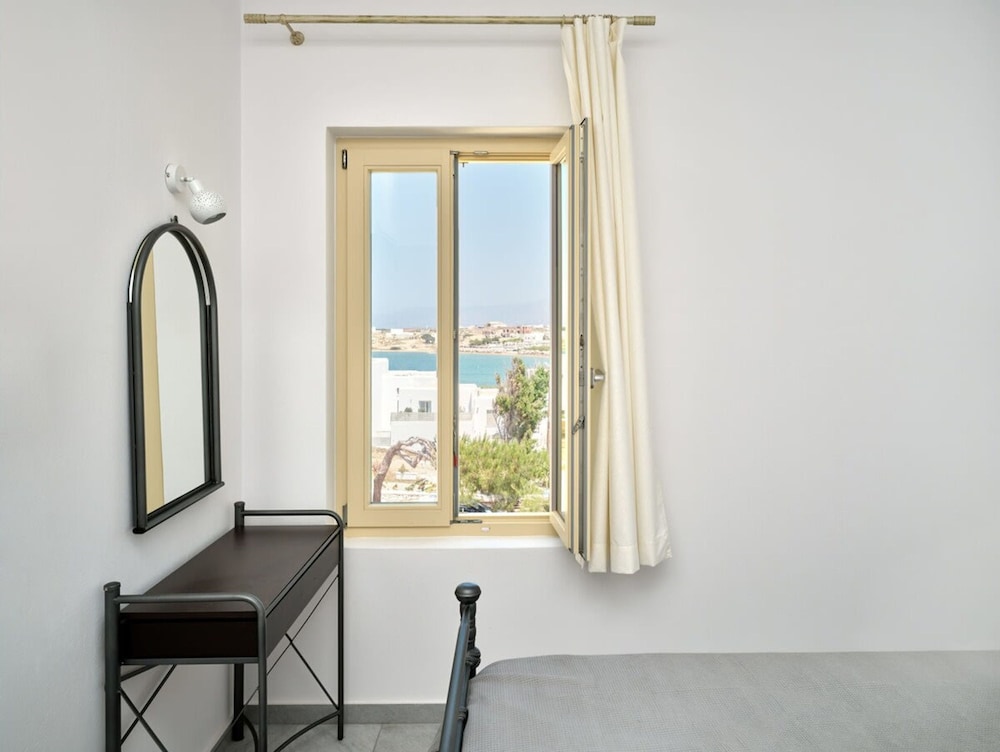 Villa Maria - Naoussa Fishes Blue Grey Suite
