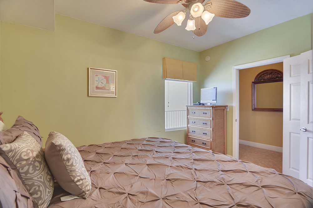 Tidewater by Book That Condo