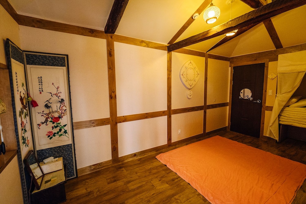 Hohomom Guesthouse
