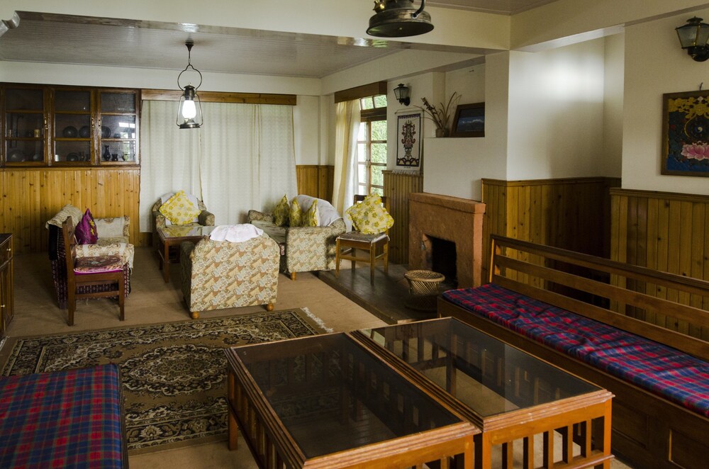 Hotel Teen Taley