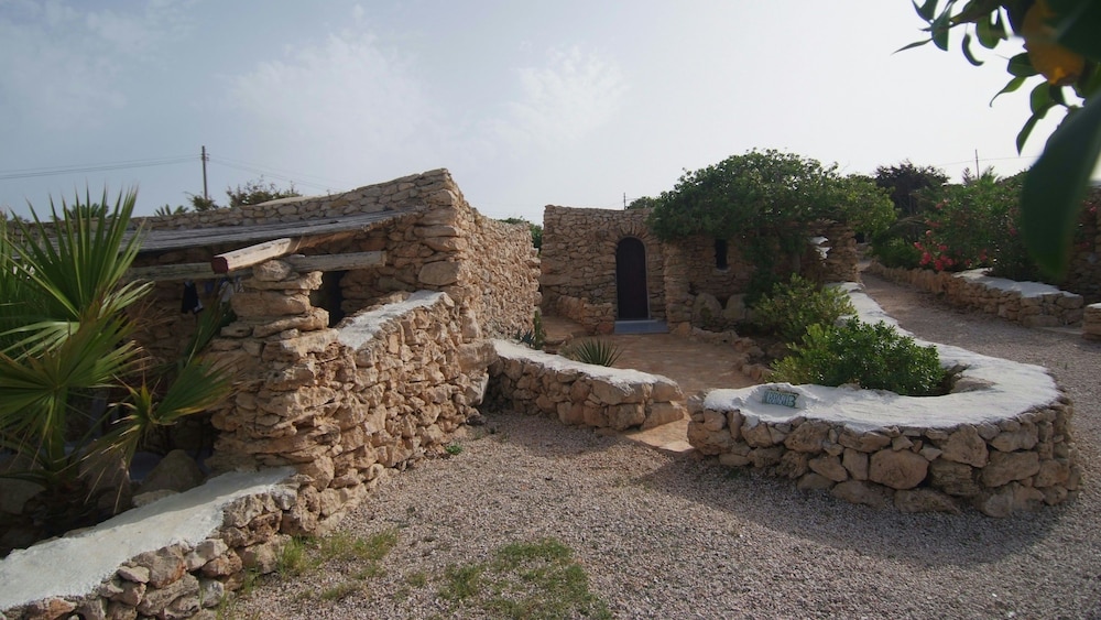 Albergo I Dammusi Di Borgo Cala Creta