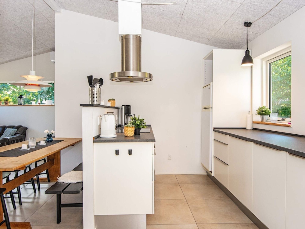 Renovated Retreat in Hejlsminde-by Traum view 4
