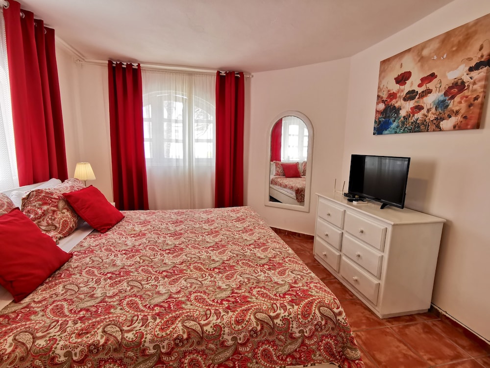 Los Corales Tropical Beach Resort & SPA