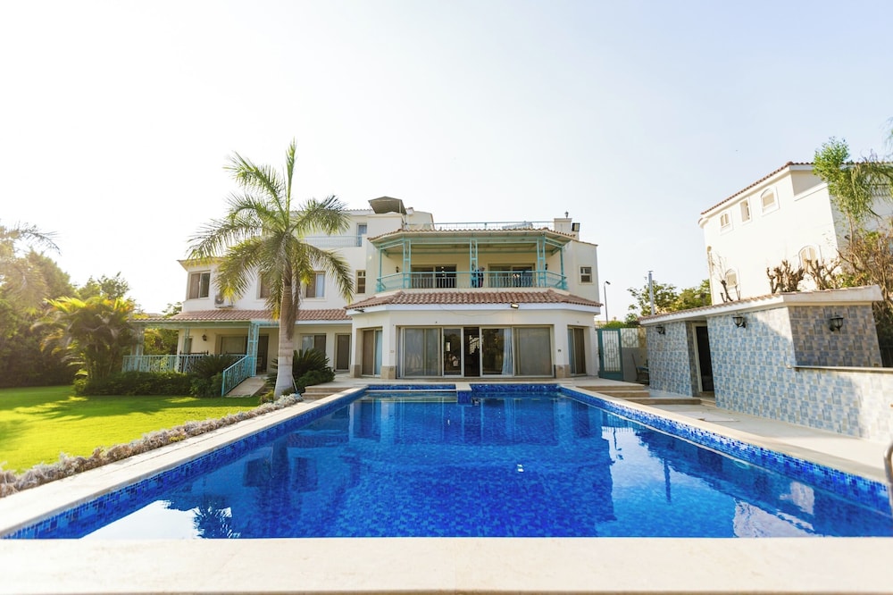 Luxury Villa in Green Heights compound