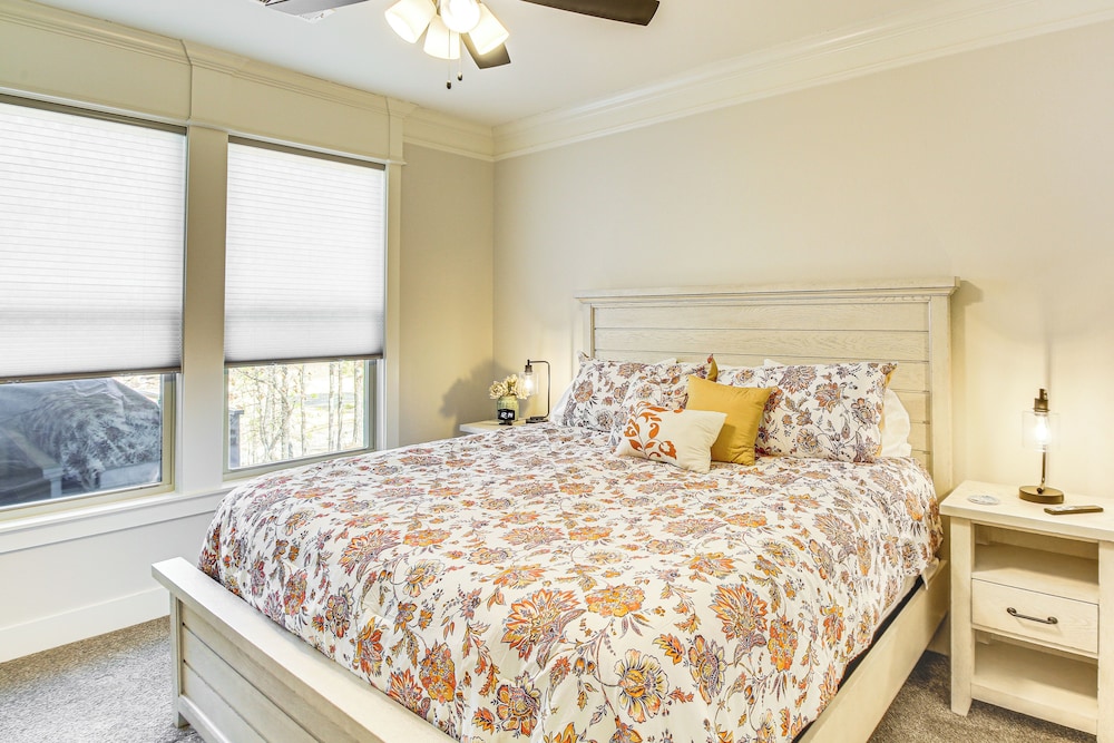 Luxe Golf Getaway in Hot Springs Village!