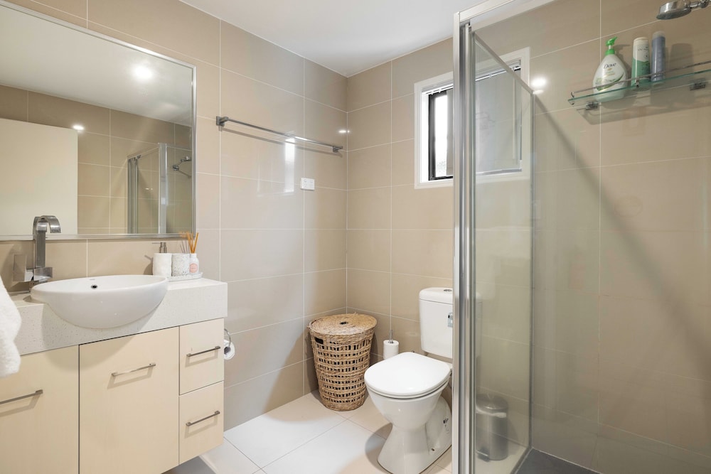 Smart Suites Self Check-in Apartments - 144 Dixon