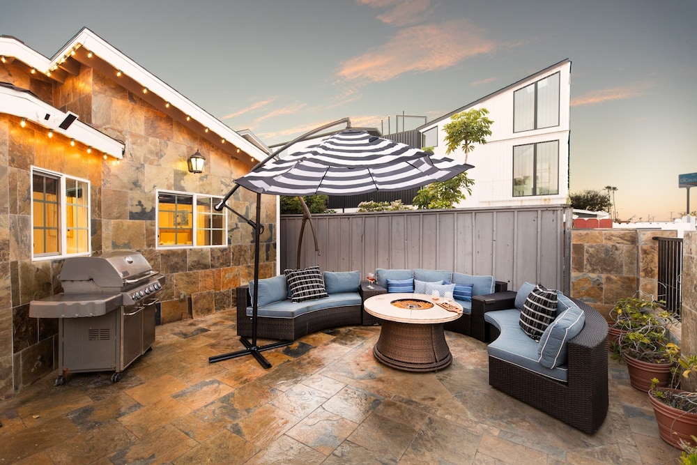 Sand Castle by Avantstay Beach House on Balboa Peninsula w Patio Hot Tub view 4