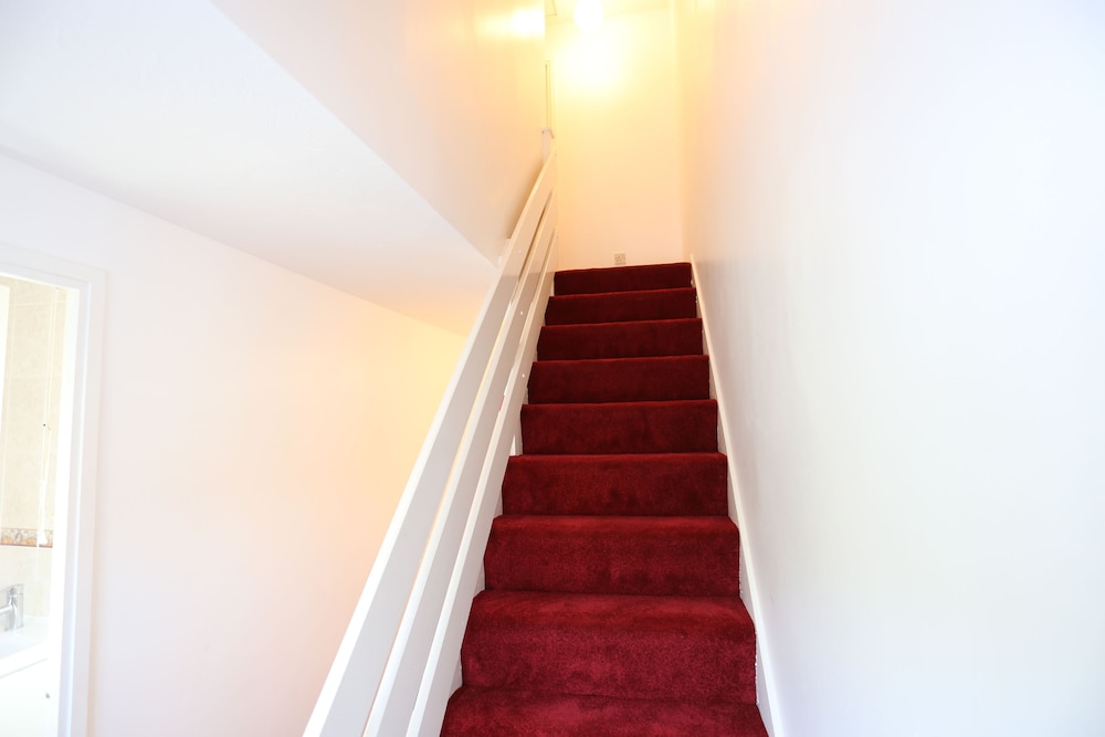 Beautiful 3 Beds House - Thamesmead