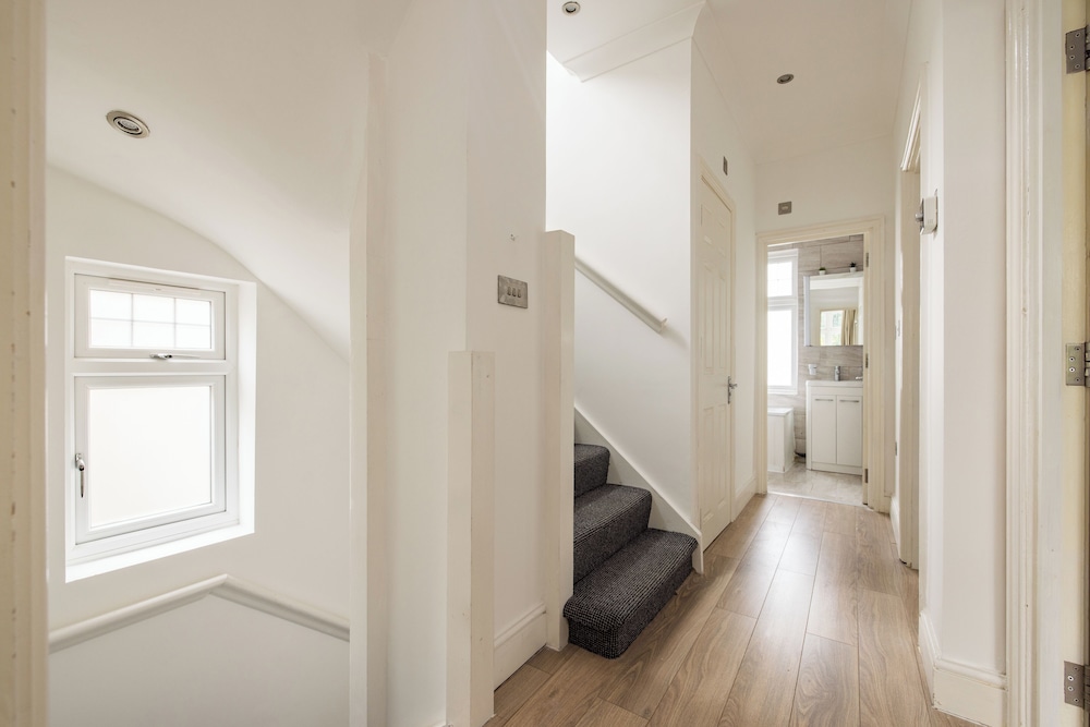 Cosy Double Room in Acton
