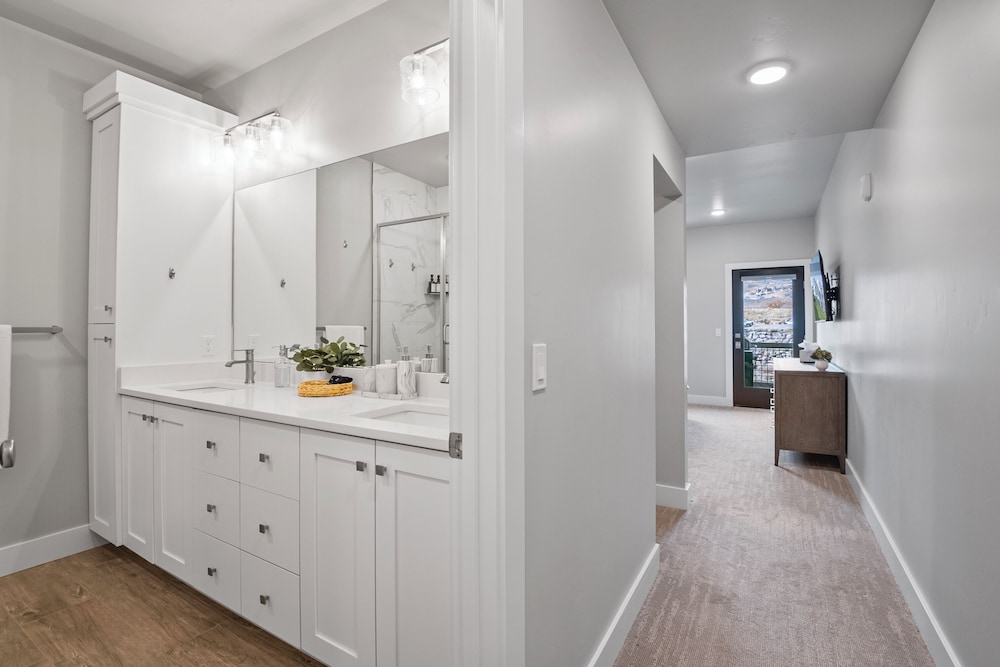 Mountain View Magic - Mayflower Lakeside