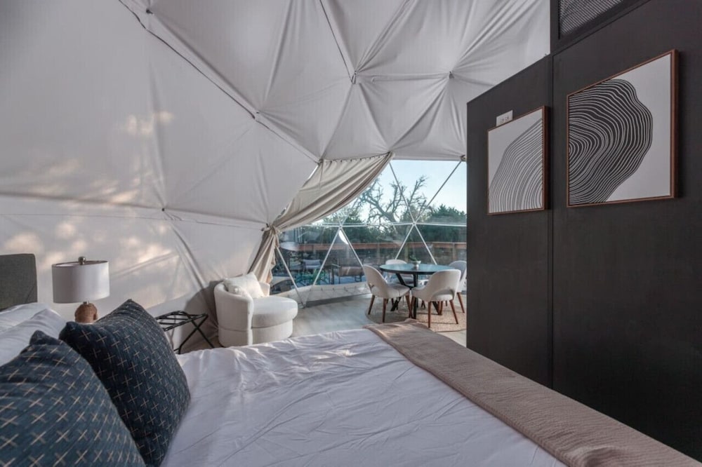 Harmonia Dome with KingBed and HotTub