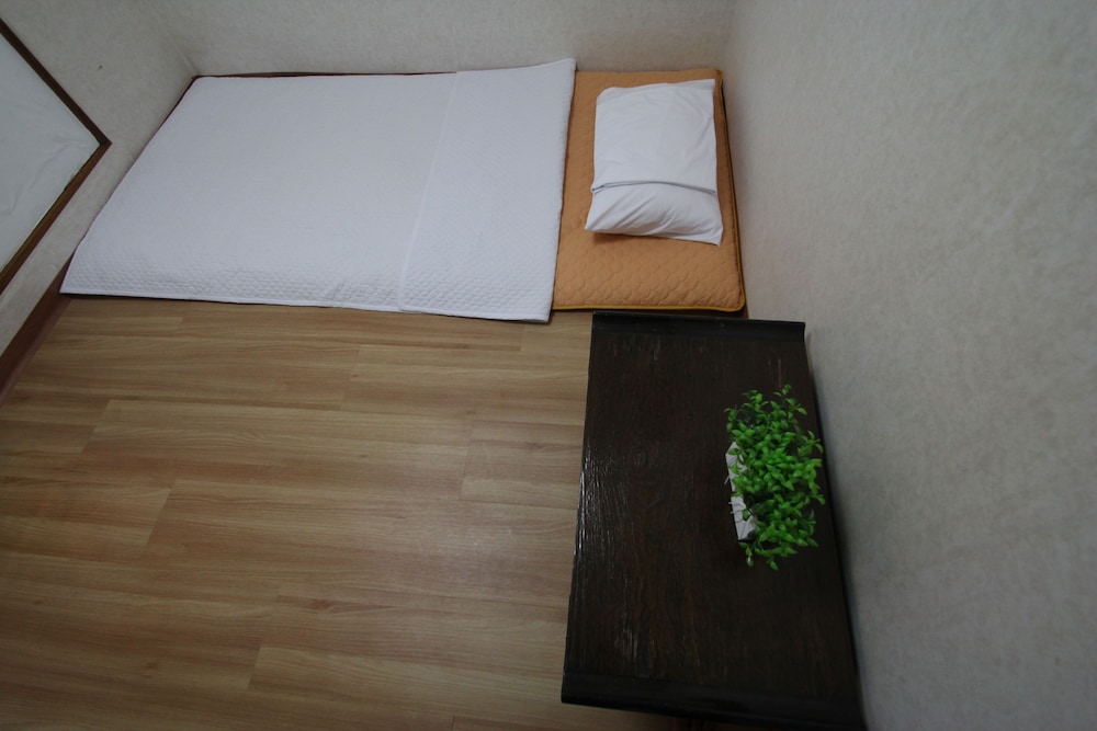 iCOS Guesthouse 1 for Female - Hostel