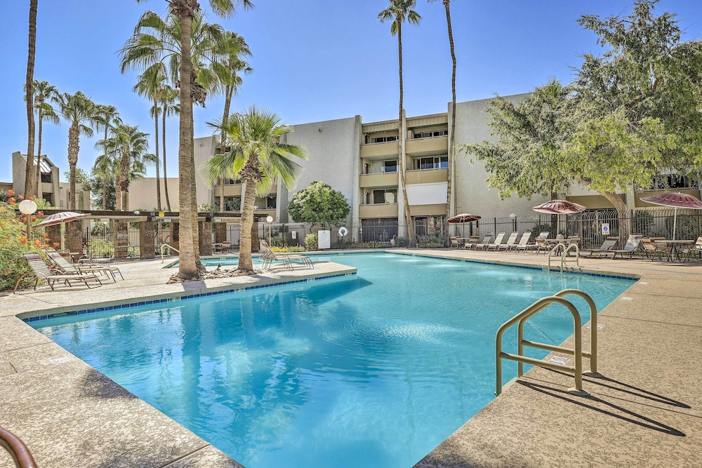 Walkable Old Town Scottsdale Condo: Pool & Hot Tub