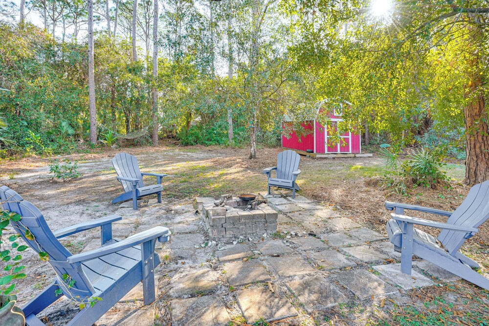 6 Mi to Dtwn: Pet-friendly Retreat in Fort Pierce!