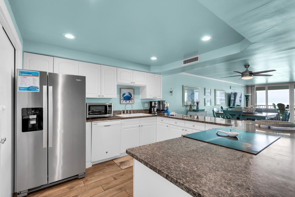 Shoreline Towers 1073