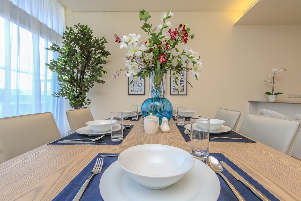 Driven Holiday Homes - City Walk 22