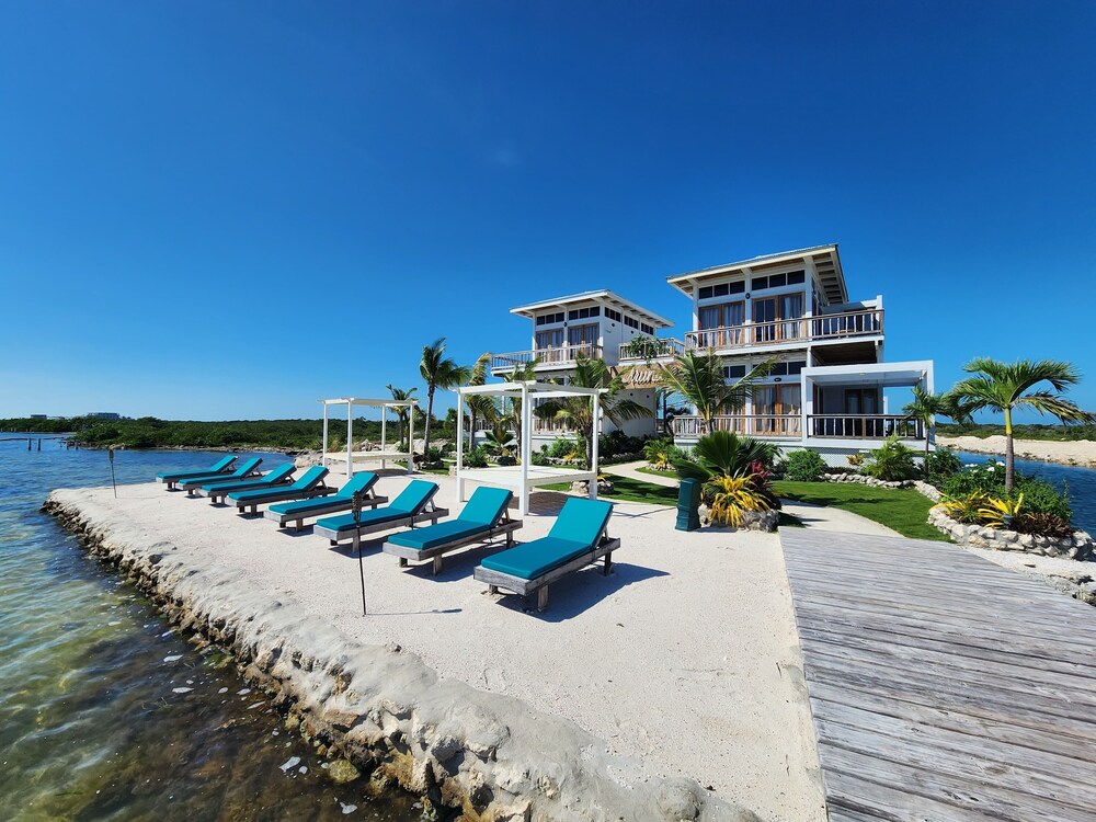 Aruna Resort & Villas