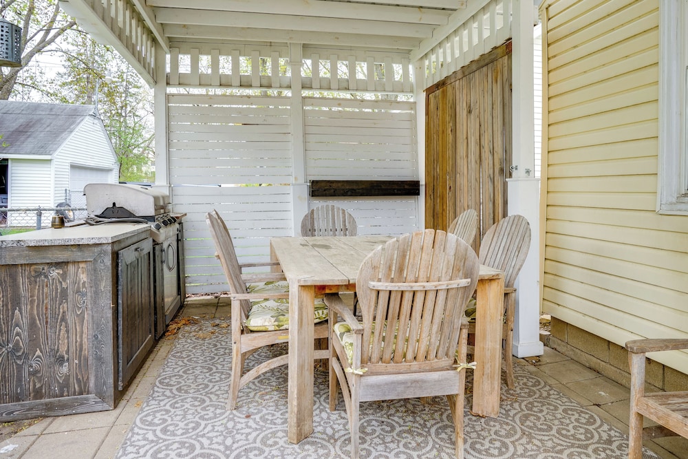 6 Mi to Dtwn: St Paul Home w/ Patio