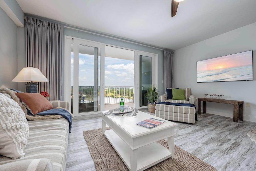 J Lews Place in Laketown Wharf!